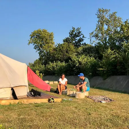 אתר קמפינג O2 4*