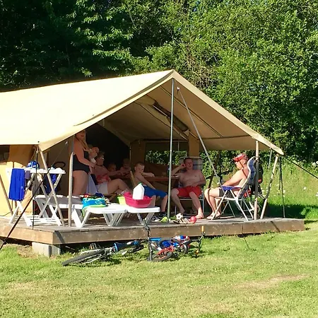 O2 אתר קמפינג 4*